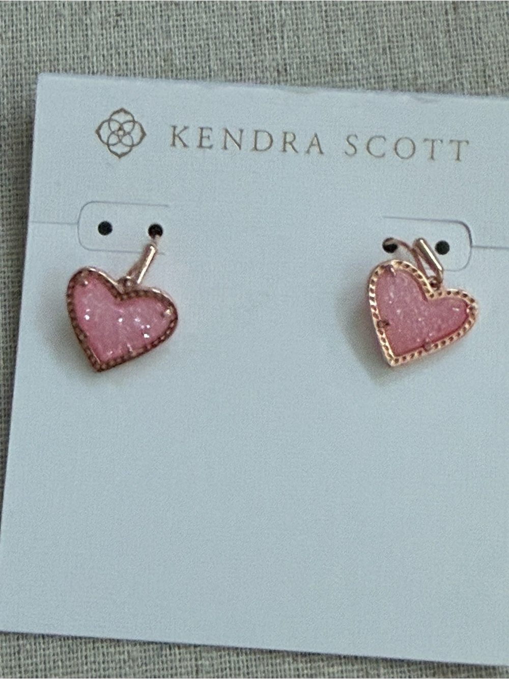 💛KENDRA SCOTT HEART EARRINGS💛